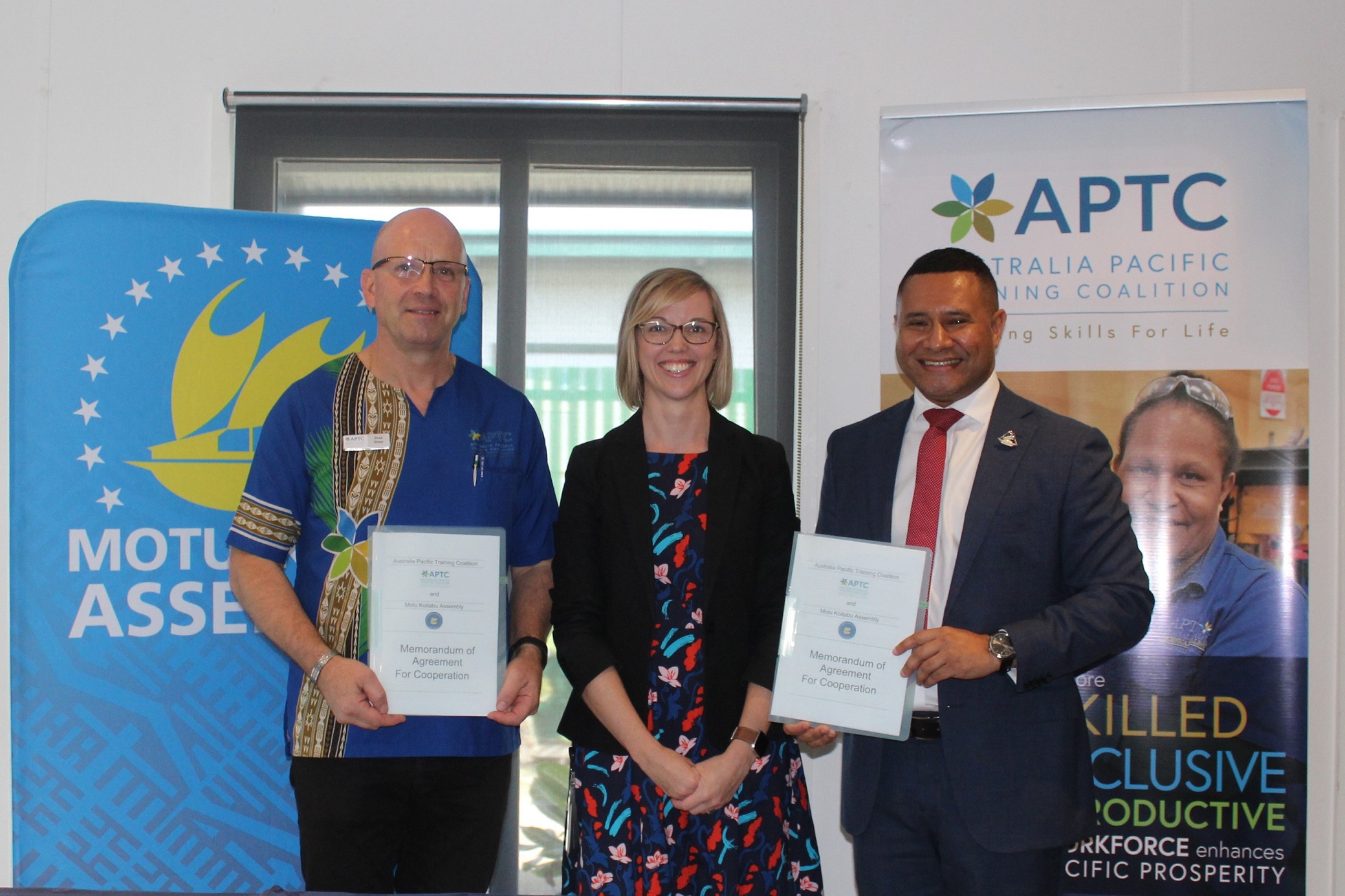 (L-R) Dr Brad Shaw APTC Country Director with Ms Janelle Denton the Acting Counsellor for the Education and Leadership Program at the High Commission and Mr Dadi Toka Jnr Chairman of the Motu Koitabu Assembly.